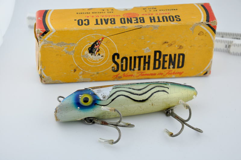 Vintage South Bend Babe Oreno Wood Fishing Lure. Frog Colors.